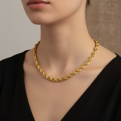 Zlatý pletený náhrelník – na modelke Harakka Jewls