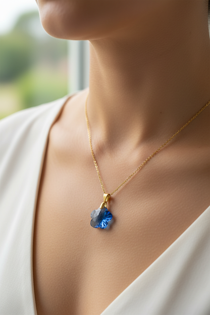 Na modelke – detail krku