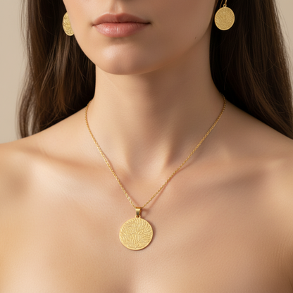 Na modelke – detail krku