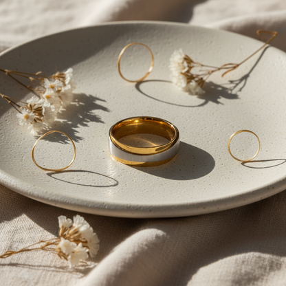 Pánska obrúčka Bridal – Harakka luxusný flat lay