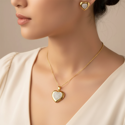 Queen Set Heart – modelka