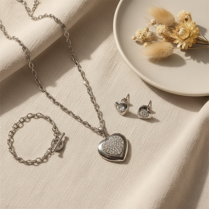 Queen Set Heart Silver – flat lay