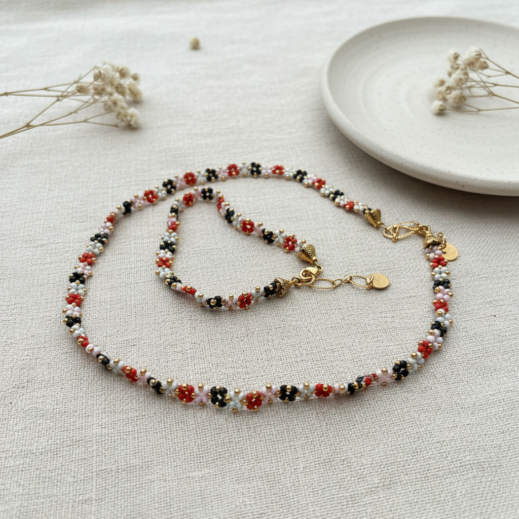 Set kvetinových náramkov – Harakka flat lay