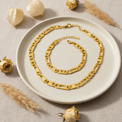 Zlatý set retiazka + náramok – Harakka flat lay